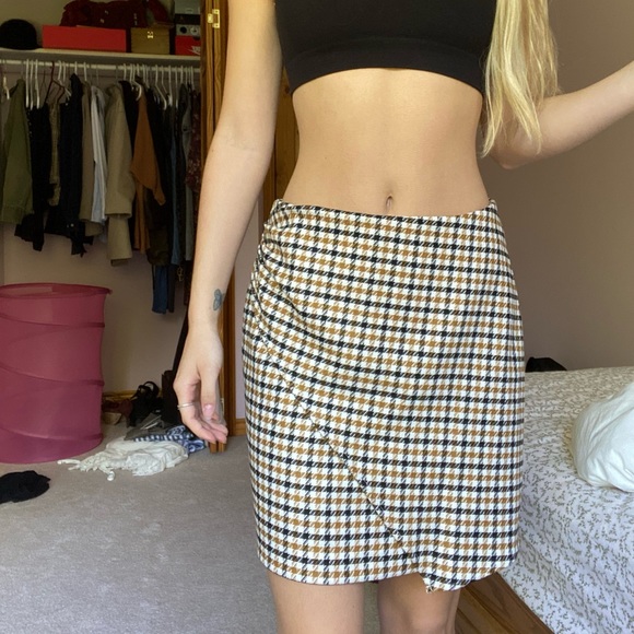 Skirt - Picture 3 of 4